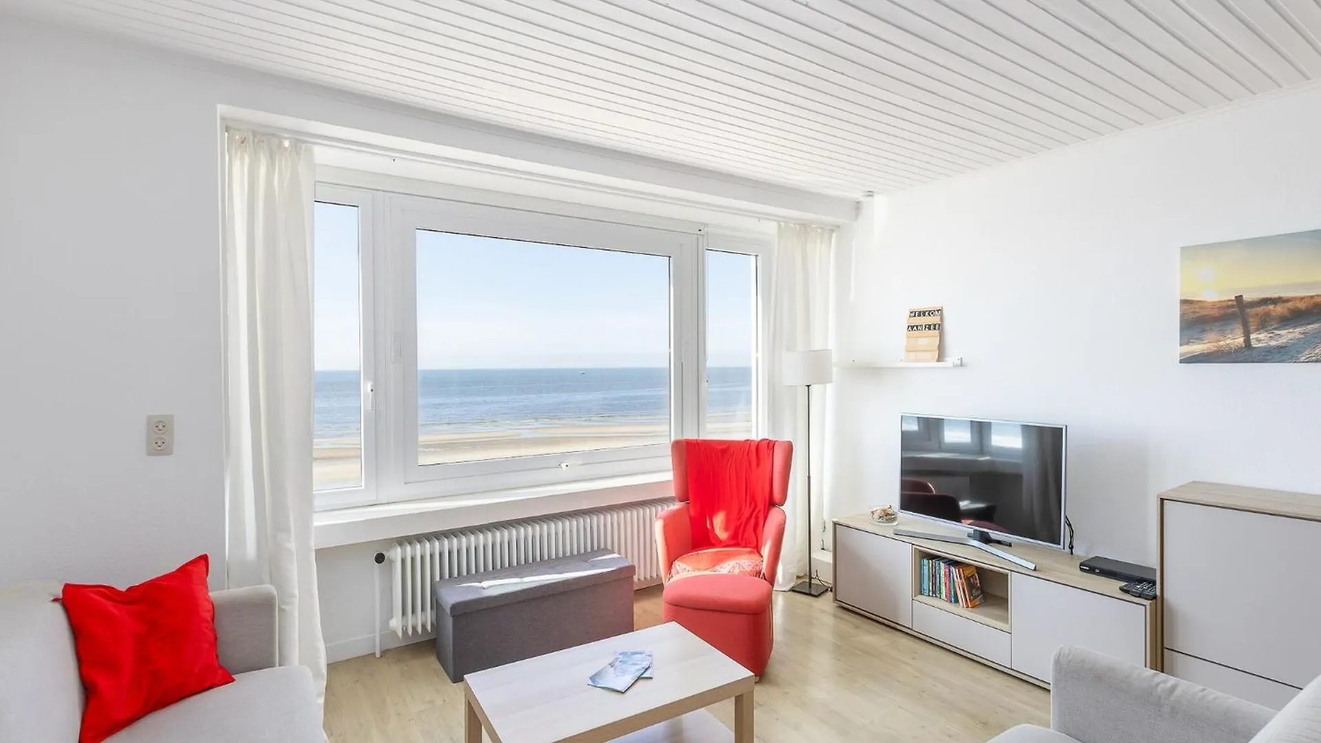 Amazing Apartment Near The Center contacts